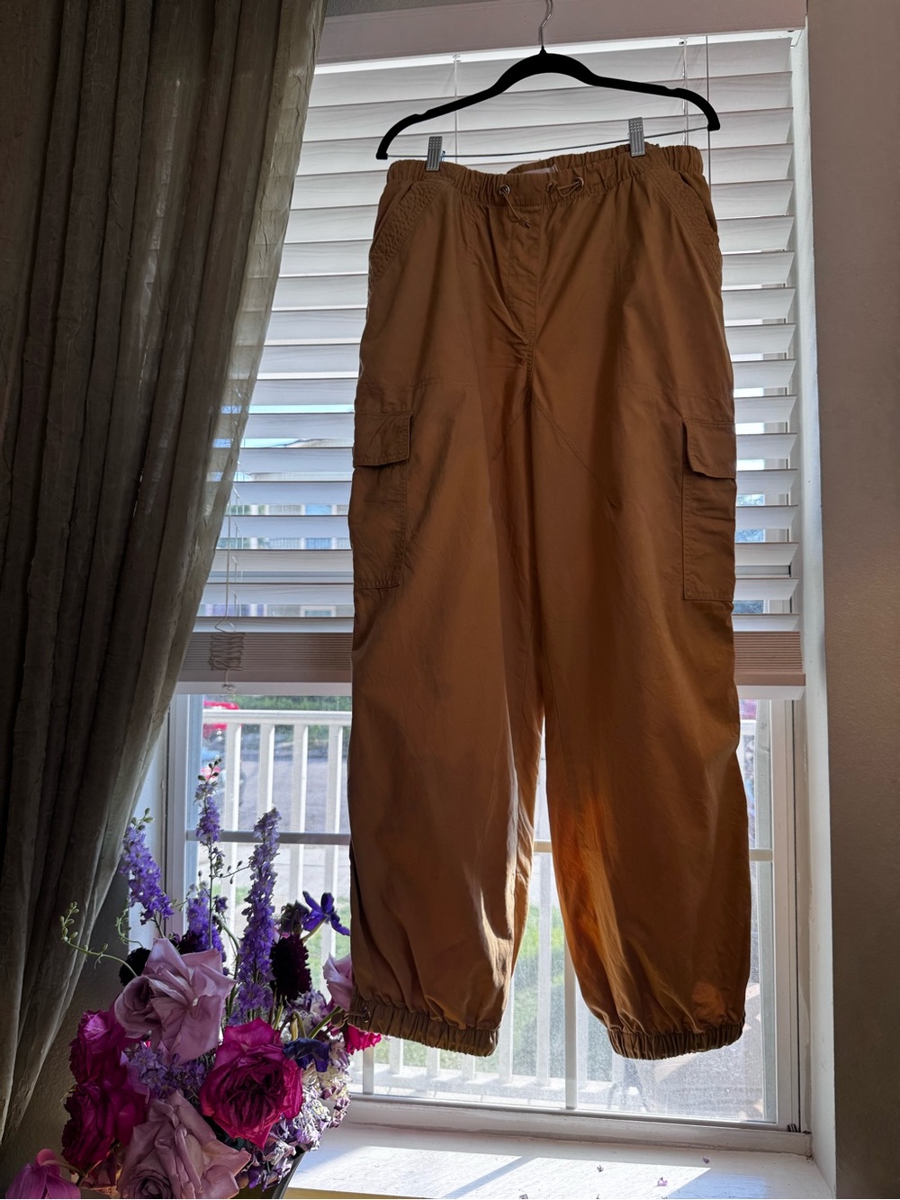 Avec Les Filles Women’s Cargo Pants in Tan